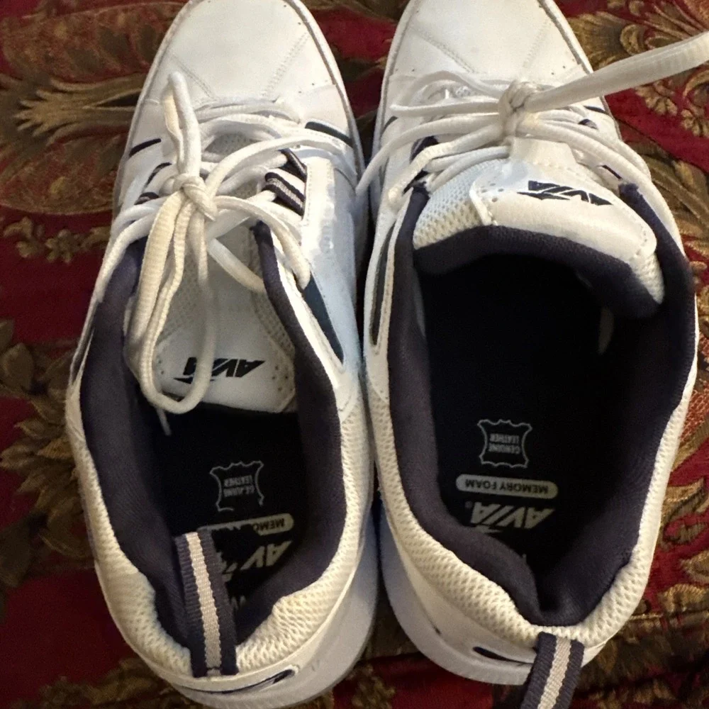 Avia Men's Leather Walking Shoes Size 11 W Memory Foam Lace-up Lightweight